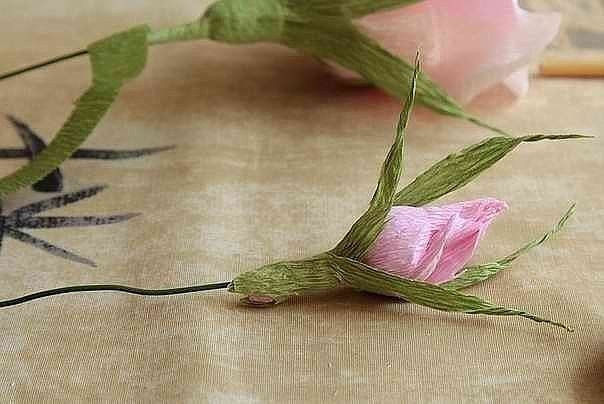 Розочка из гофрированной бумаги