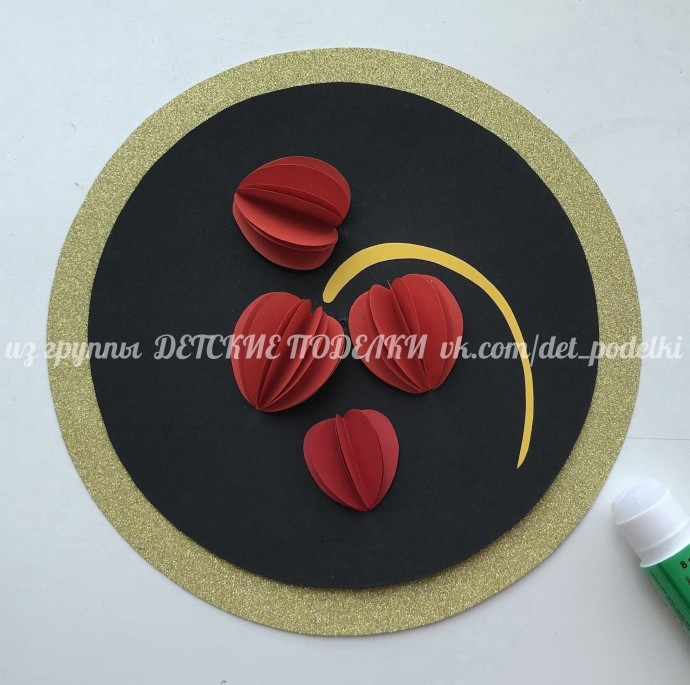 ​Клубнички в стиле хохломы