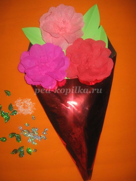 ​Подарок для любимой мамочки: панно-кулёк с цветами, часть 2