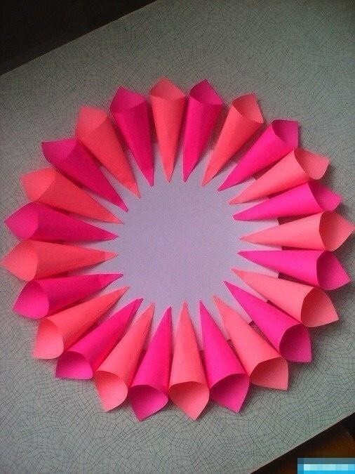 Роскошный цветок из стикеров Роскошный цветок из стикеров