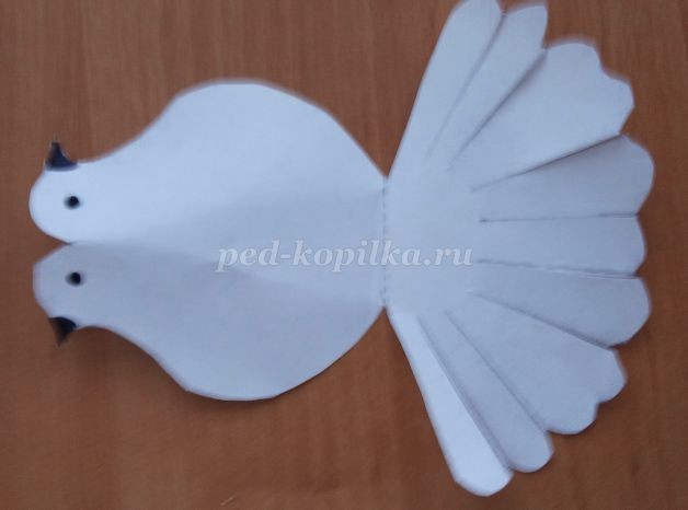 Весенний венок из бумаги детскими руками: часть 3 Весенний венок из бумаги детскими руками: часть 3