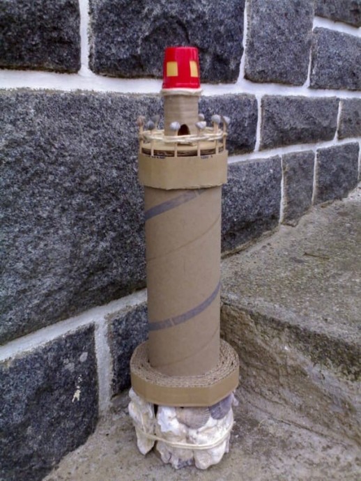 ​Маяк из картонной втулки