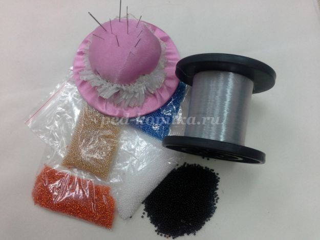 Котёнок из бисера детскими руками: мастер-класс, часть 1 Котёнок из бисера детскими руками: мастер-класс, часть 1