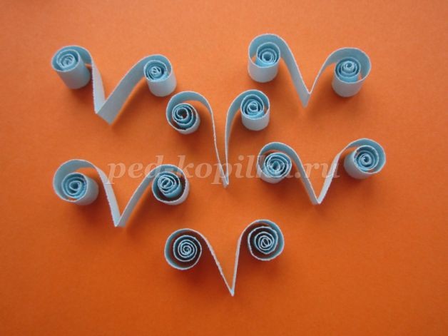 Новогодняя открытка детскими руками: квиллинг, часть 2