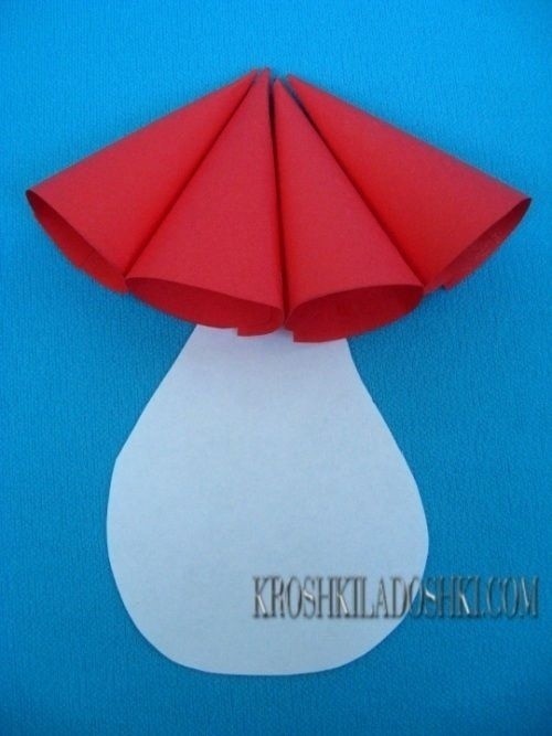​Мухомор из цветной бумаги