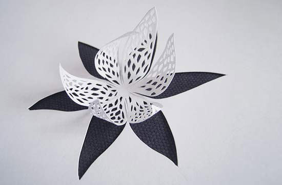 Объемные цветы из одного листа бумаги