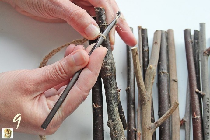 Панно из веточек детскими руками