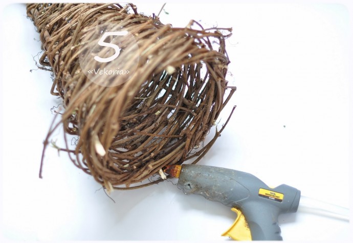 Создаем елочку из веточек Создаем елочку из веточек