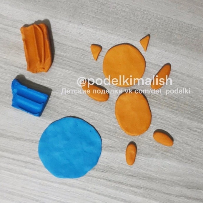 Шуточная пластилиновая аппликация "Кот-космонавт"