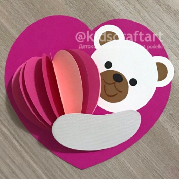 Мишка и объёмный шар Мишка и объёмный шар