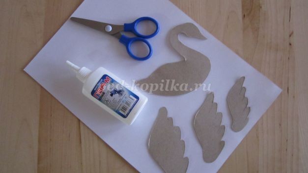 Лебедь из бумаги