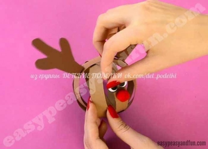 ​Олени из бумажных полосок