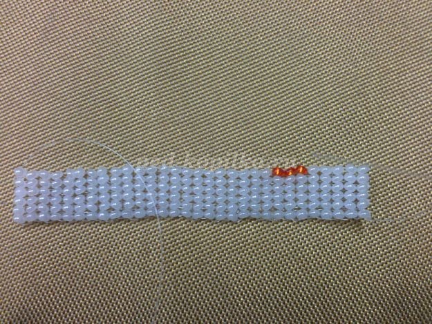 ​Котёнок из бисера детскими руками: мастер-класс, часть 2