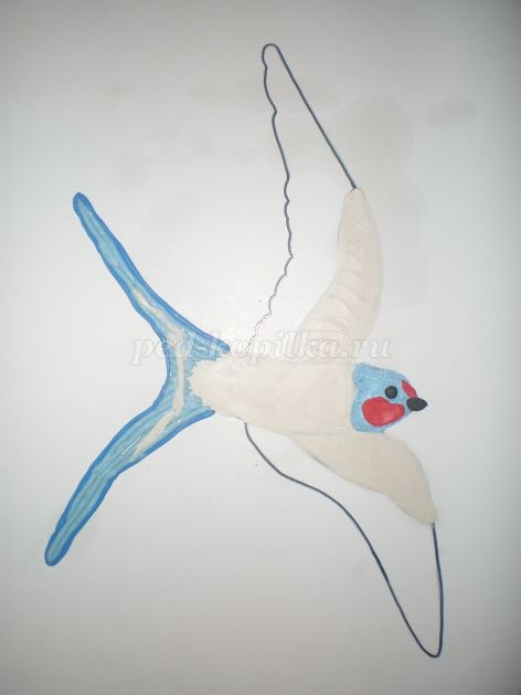 Ласточка из пластилина