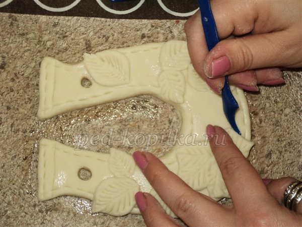​Подкова из соленого теста детскими руками: часть 1