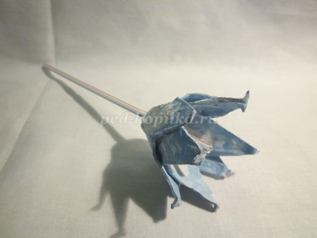 Цветочки в вазочке из бросового материала: часть 1