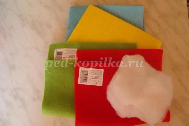 Новогодняя игрушка детскими руками: часть 1