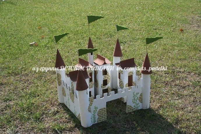 Средневековый замок из картона