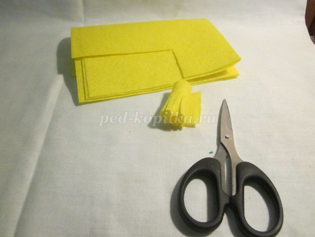 Цветочки в вазочке из бросового материала: часть 2