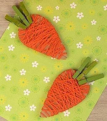 Поделка-мотанка из картона "Морковь"