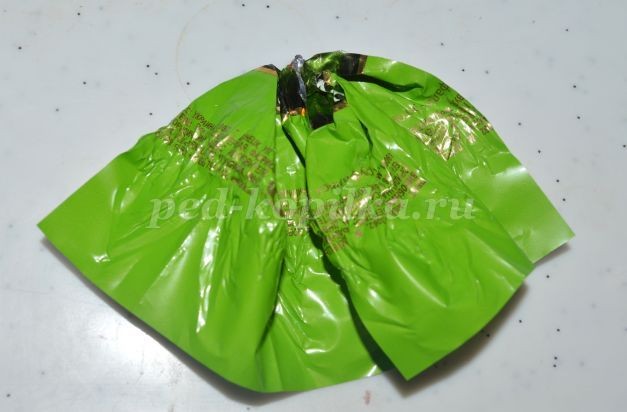 ​Ёлка из фантиков: часть 1