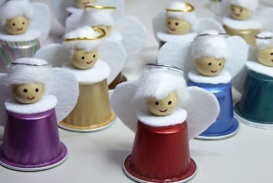 Забавные поделки из пластиковых стаканчиков