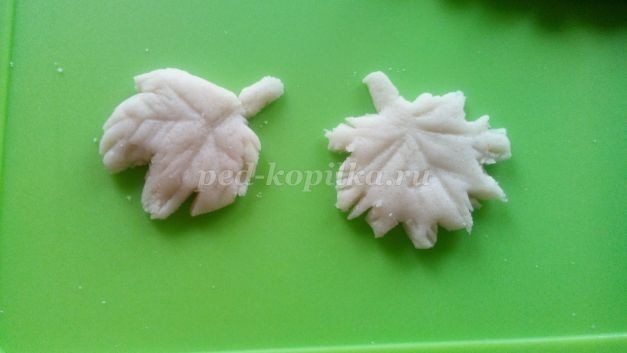 Смородина из солёного теста Смородина из солёного теста