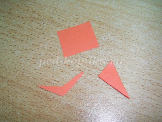 Снеговик из рулончика от туалетной бумаги: часть 2