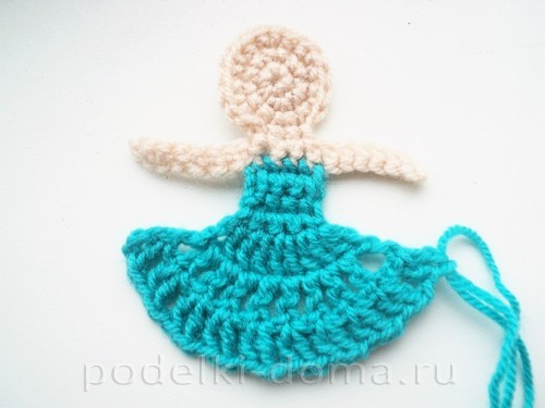 Вязаная куколка