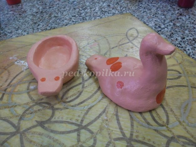 ​Шкатулка "Утица" из глины детскими руками: часть 3