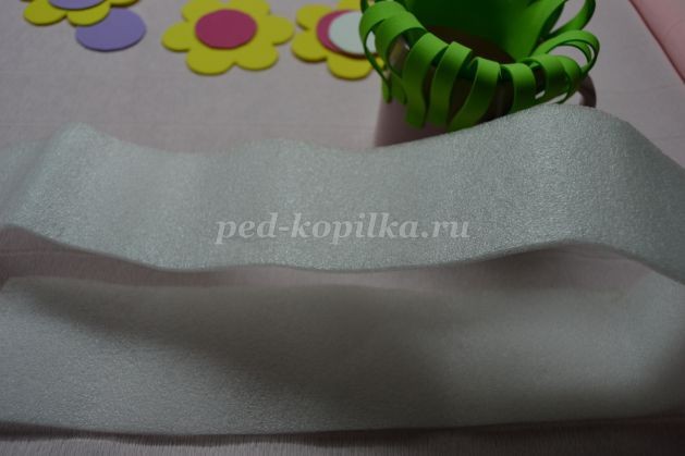 ​Цветочная композиция из фоамирана детскими руками: часть 2