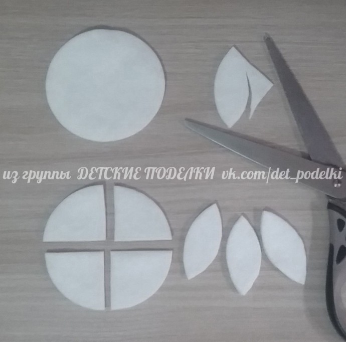 Подснежники из бумаги и ватных дисков