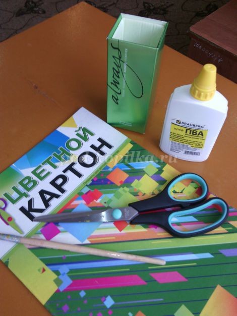 Подставка для карандашей детскими руками: часть 1