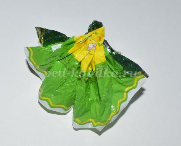 ​Ёлка из фантиков: часть 2