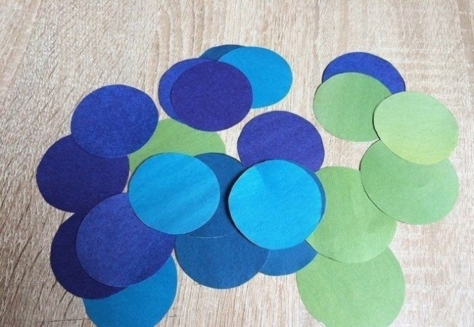 ​Цветочки из бумажных кругов