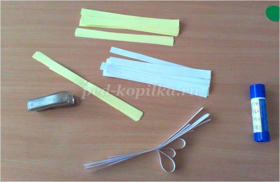 Гирлянда из бумажных полос