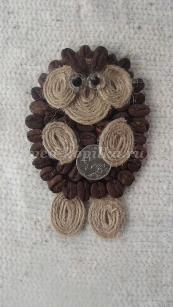 ​Магнит "Овечка" из кофейных зерен детскими руками: часть 2