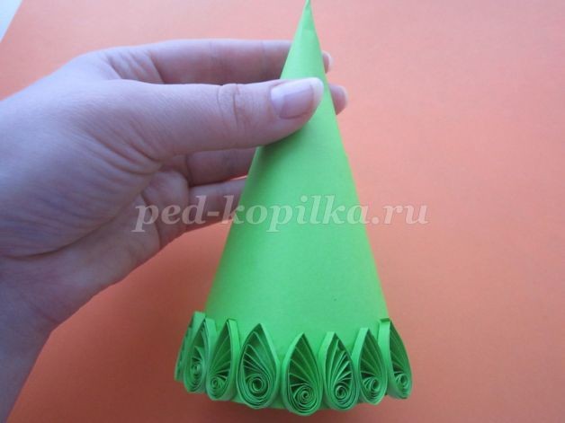 Объёмная новогодняя ёлка в технике квиллинг: часть 2 Объёмная новогодняя ёлка в технике квиллинг: часть 2