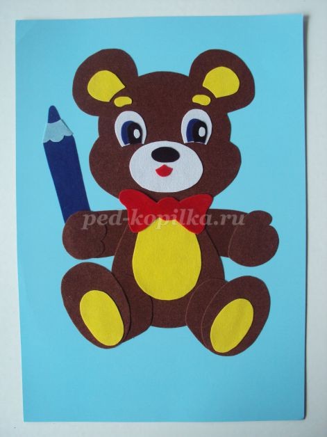 Аппликация из бархатной цветной бумаги: медвежонок