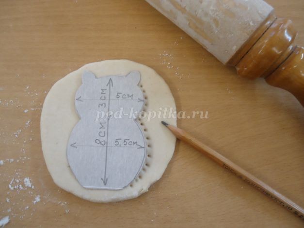 Поросёнок из солёного теста детскими руками Поросёнок из солёного теста детскими руками