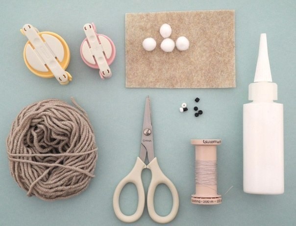 Зайчик из помпонов Зайчик из помпонов