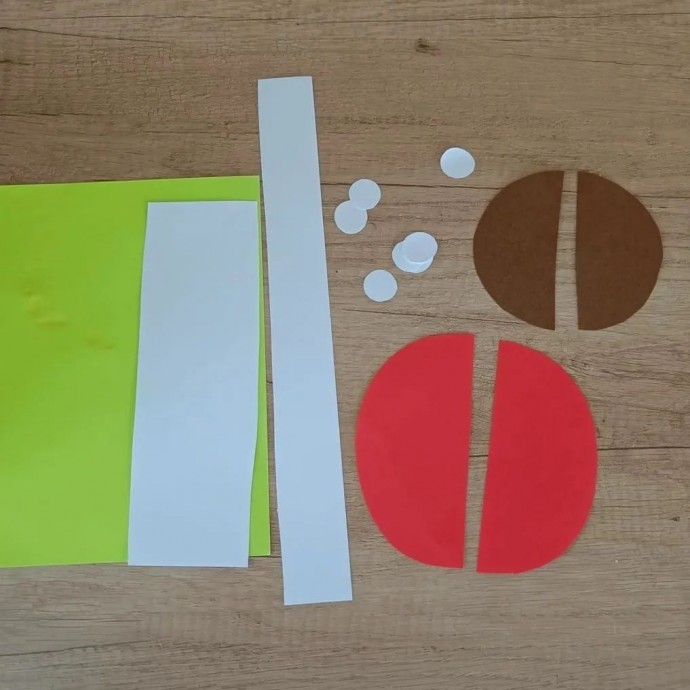 Грибочки из цветной бумаги Грибочки из цветной бумаги