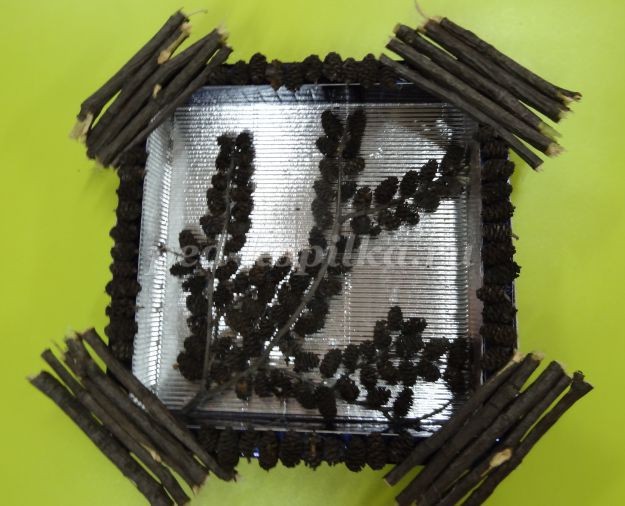 Картина с веточками: часть 2