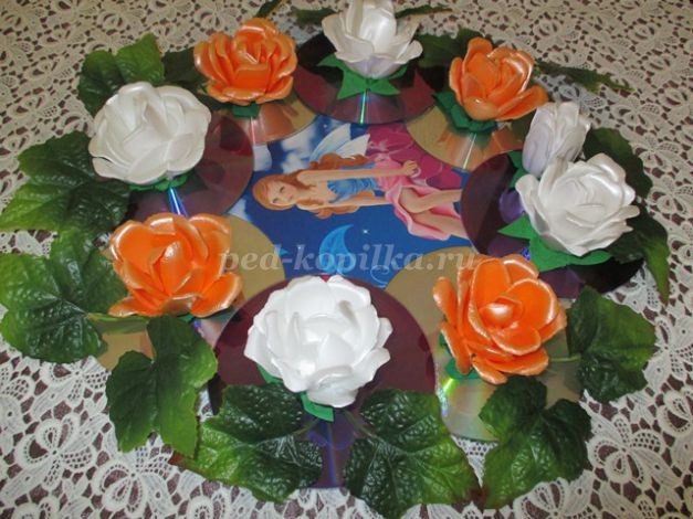 Рамка для фотографий детскими руками: часть 3