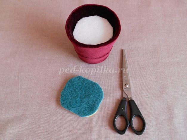 Красные тюльпаны из пластиковых ложек: часть 2 Красные тюльпаны из пластиковых ложек: часть 2