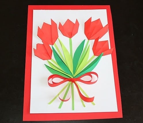 Весенняя открытка с тюльпанами