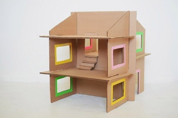 ​Игрушечный домик из картона детскими руками