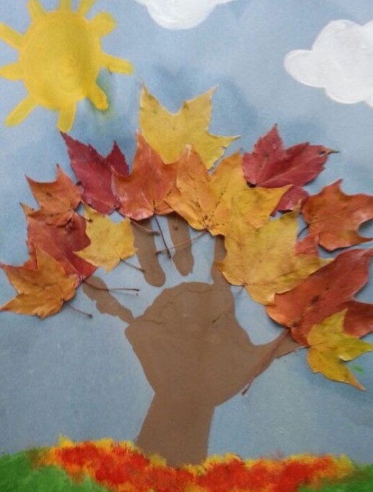 Вариации создания деревьев из опавшей листвы