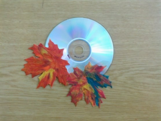 Рябина и листья из пластилина