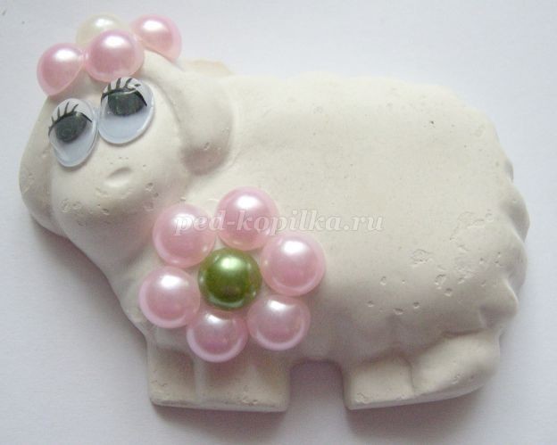 Жемчужная овечка из гипса детскими руками: часть 1 Жемчужная овечка из гипса детскими руками: часть 1